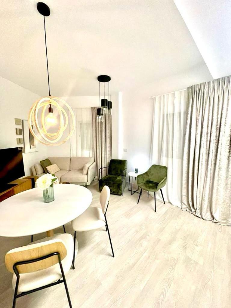 Historical Centre! Private Terrace & Gym-Near Public Parking Apartment Malaga Luaran gambar