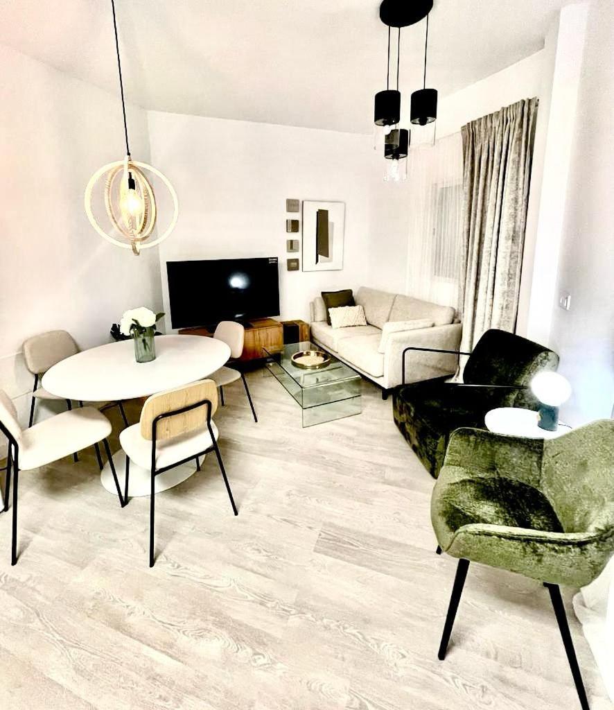 Historical Centre! Private Terrace & Gym-Near Public Parking Apartment Malaga Luaran gambar